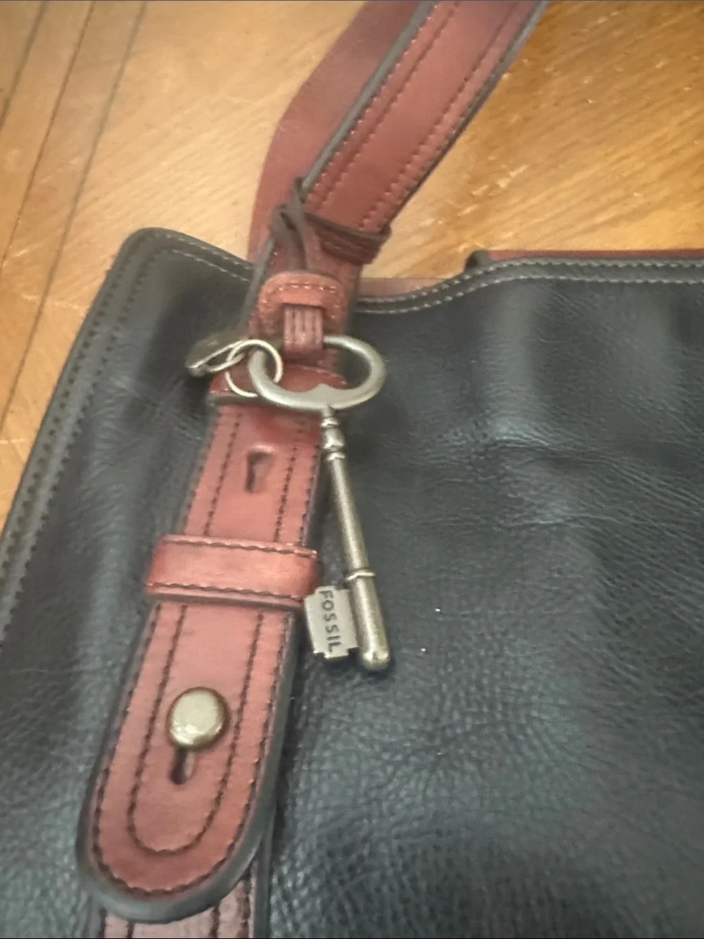 Fossil leather bronze